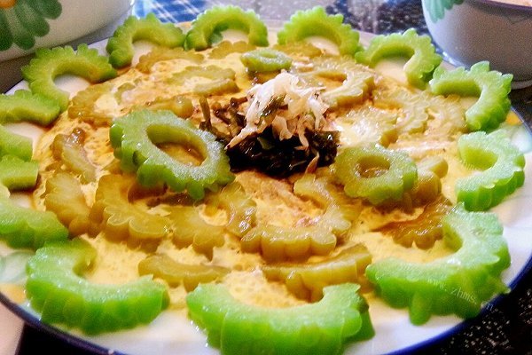 夏日清热去火食疗法双色苦瓜鲜虾皮炖蛋