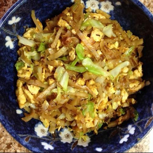家常圆白菜炒饼 