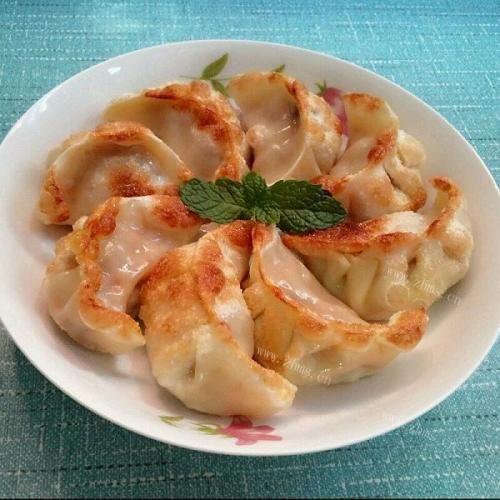 口感极佳的煎水饺