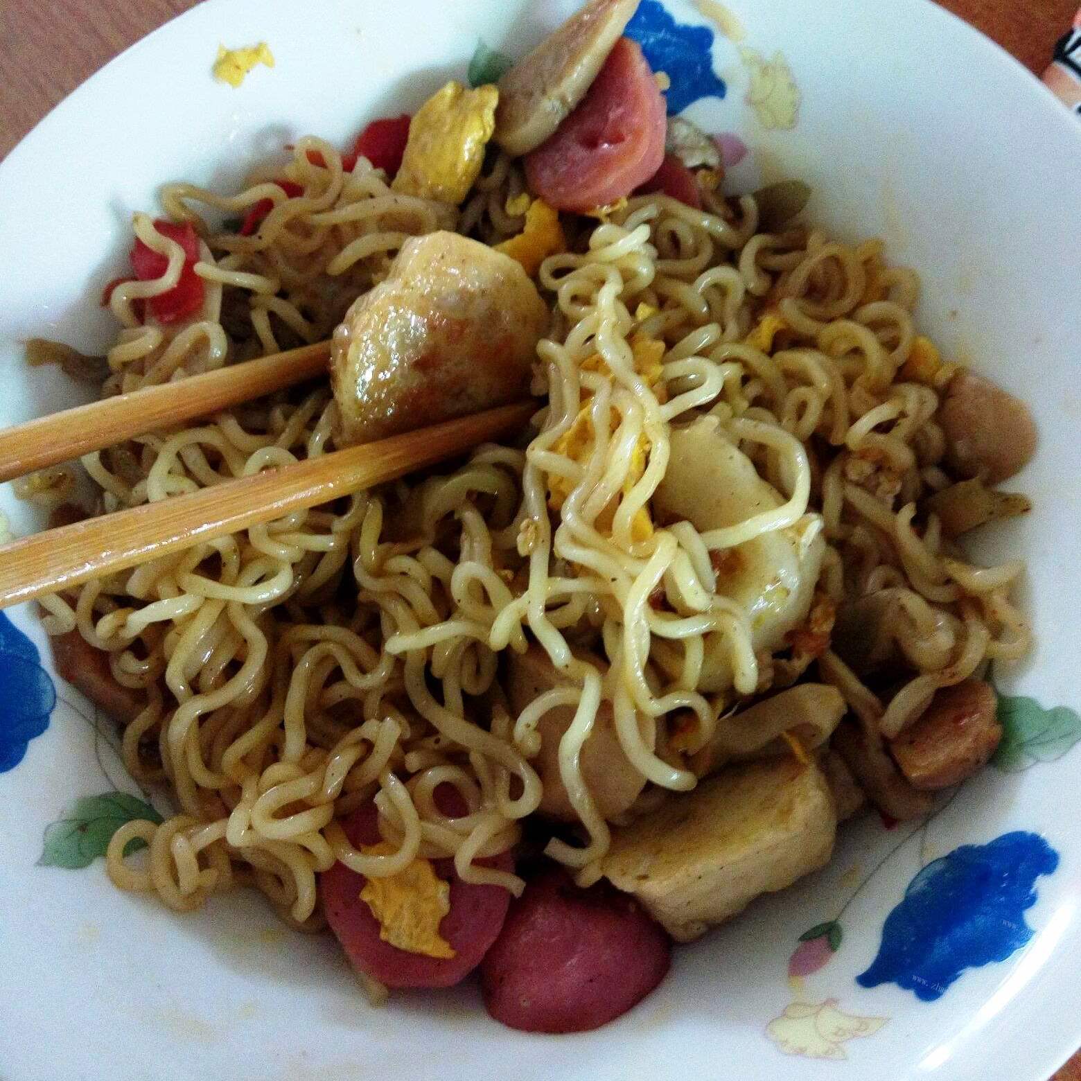 家常的炒方便面的做法
