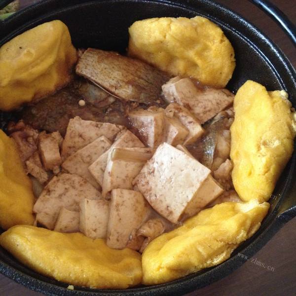 不一样的铁锅炖鱼贴饼子 
