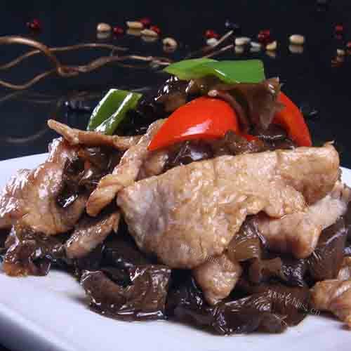 五味俱全的木耳炒肉片