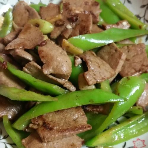 家常菜青椒炒猪肝