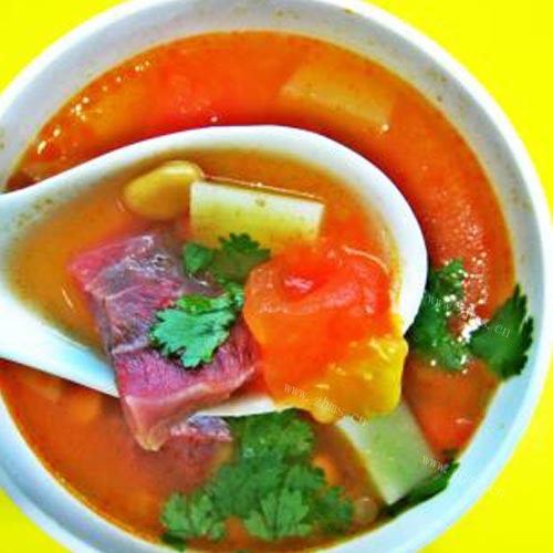 美味的番茄牛肉汤