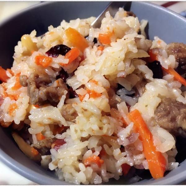 色泽鲜亮的手抓饭