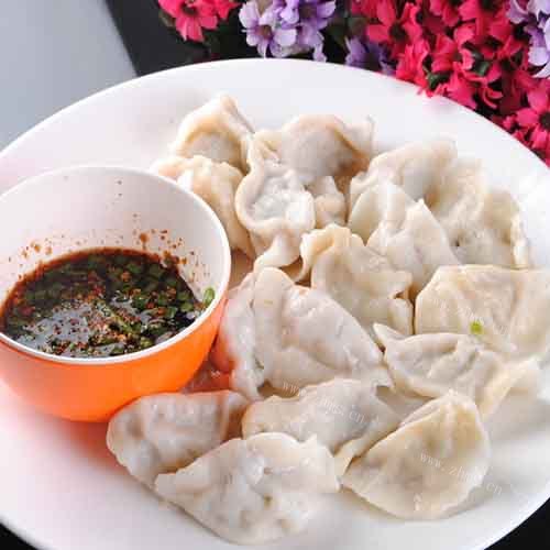 软嫩的芹菜猪肉水饺