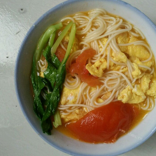 美味的鸡蛋面汤