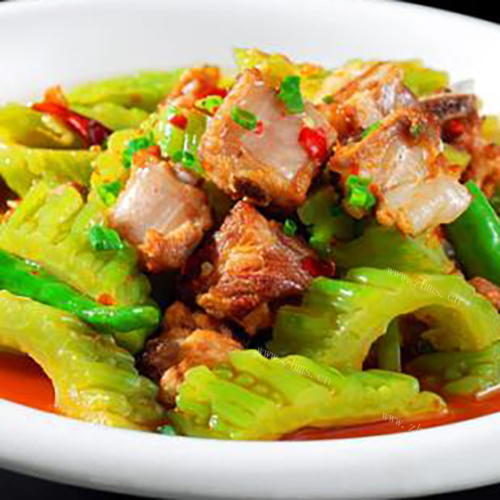 家常菜苦瓜烧排骨