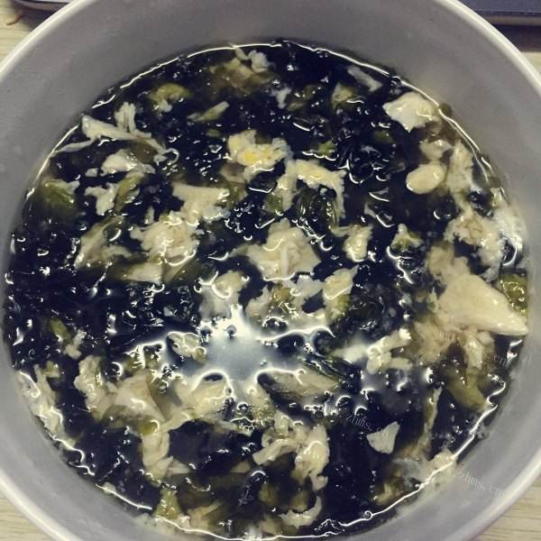 营养丰富的紫菜蛋花汤