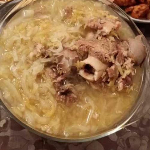颜值高的酸菜炖排骨