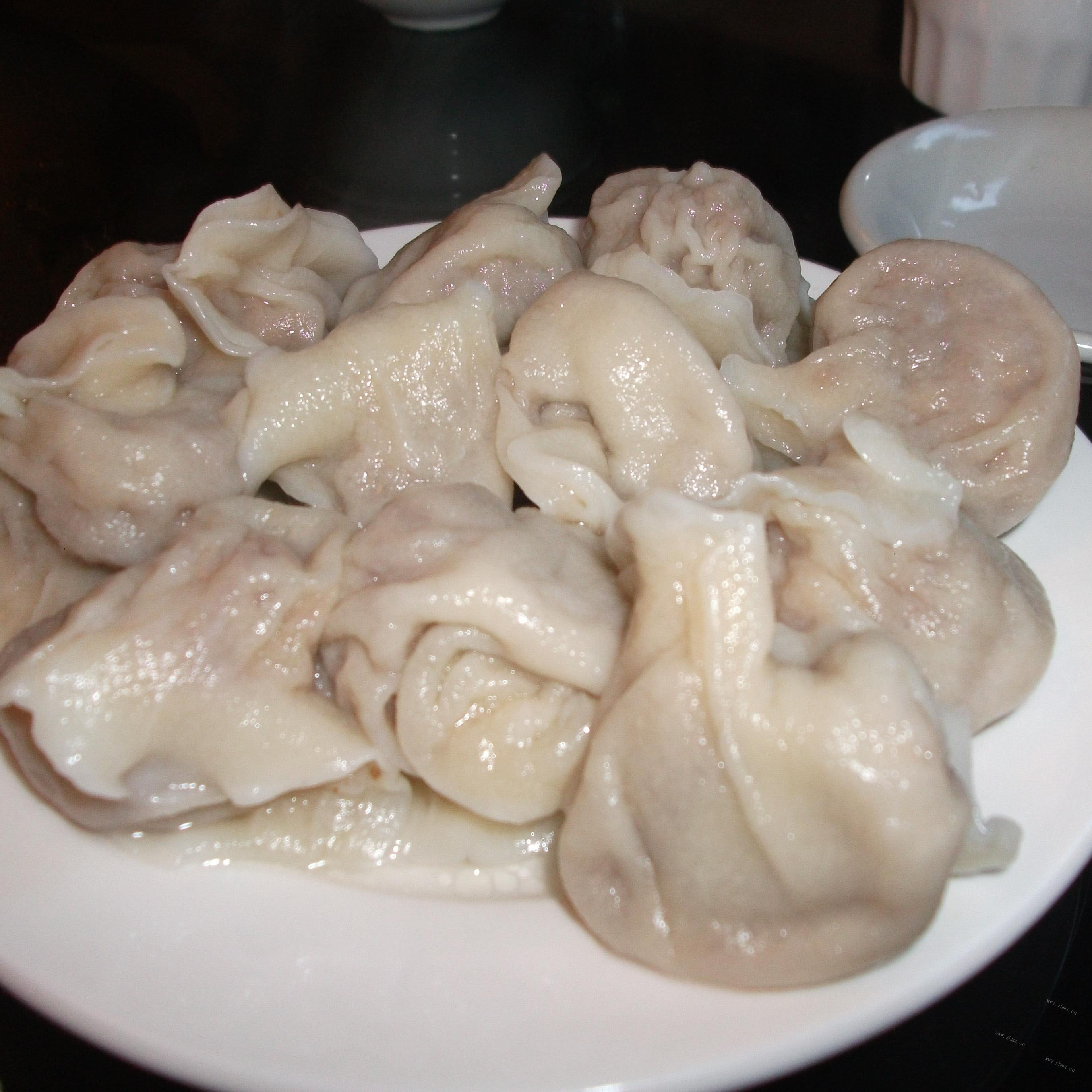 十分诱人的莲藕猪肉饺子