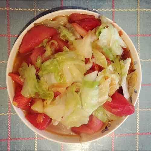 酸甜适口的大头菜炒柿子