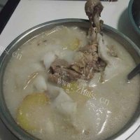 营养的椰子煲鸡汤 