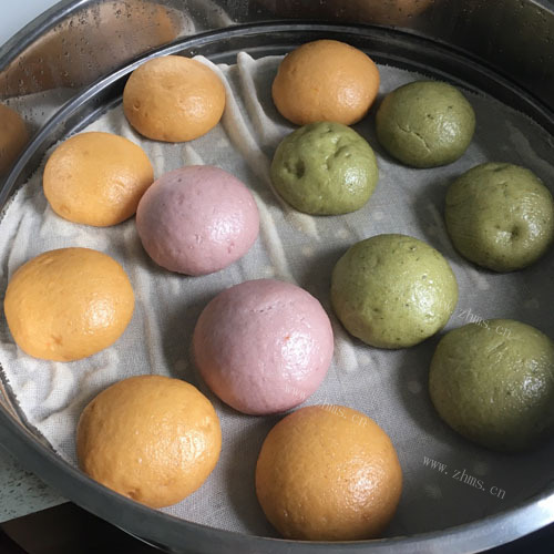 漂亮的彩色馒头 