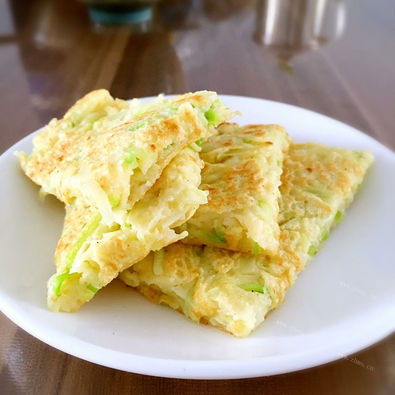 色泽鲜亮的早餐鸡蛋饼