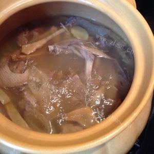 地道笋干老鸭煲