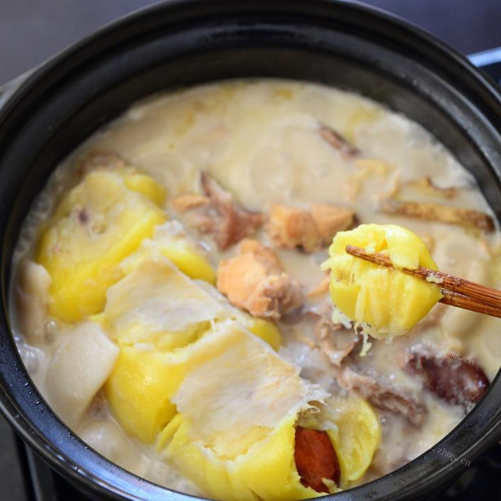 美味的榴莲煲鸡