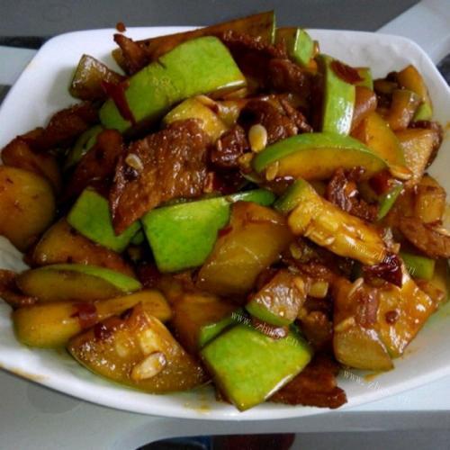 健康美味的西葫芦炒肉