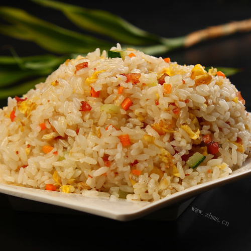 简单的火腿蛋炒饭