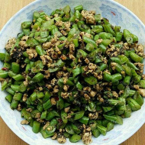 清爽的橄榄菜四季豆 