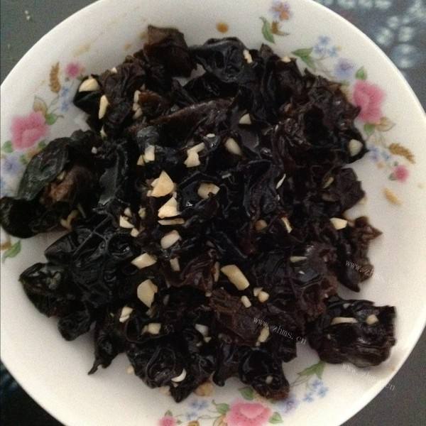 酸咸的陈醋木耳