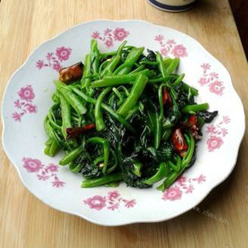 家常菜炝炒空心菜