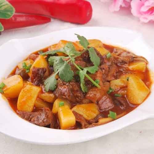 色味俱全的炖牛肉
