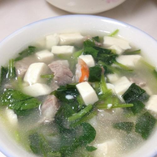 营养的珍珠翡翠白玉汤