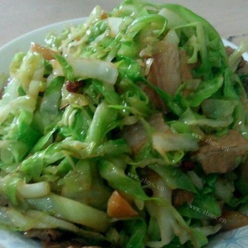健康的炒甘蓝菜