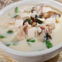 豆腐炖鱼头汤
