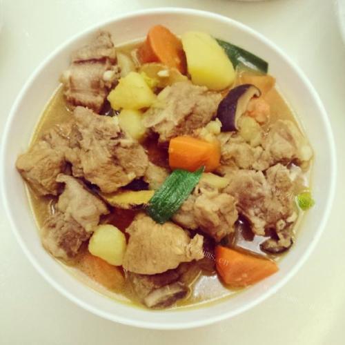 美味可口的土豆炖排骨