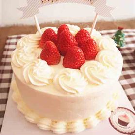 可爱的草莓蛋糕 
