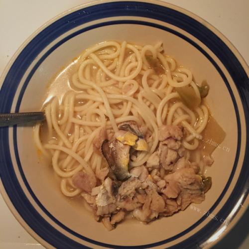 清淡的黄鱼煨面