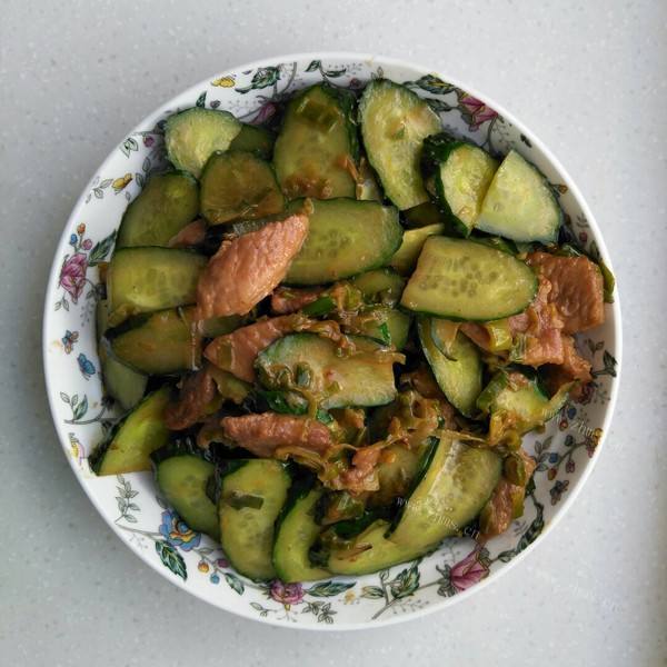 可口的黄瓜炒肉