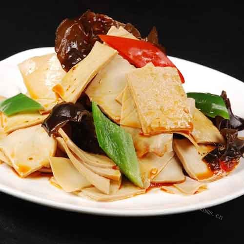 好吃的黑木耳烧豆腐