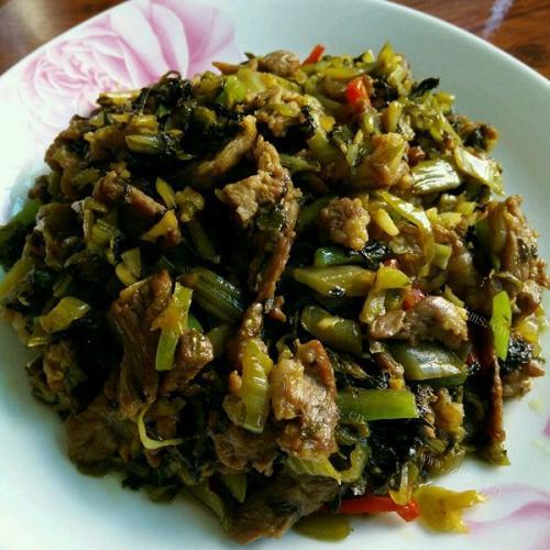 好吃的腌菜炒肉