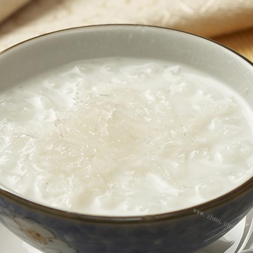红豆薏米牛奶粥