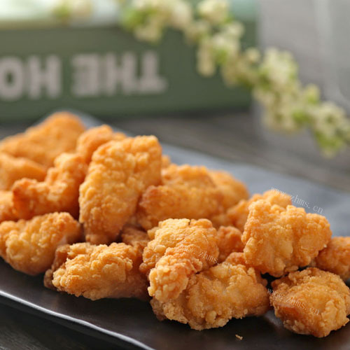 酥酥的油炸鸡块 