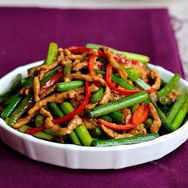 家常菜蒜苔炒肉