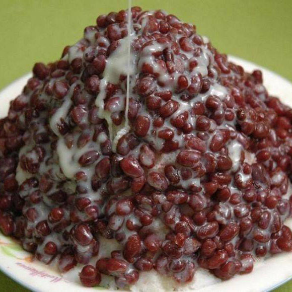 解暑的红豆沙冰