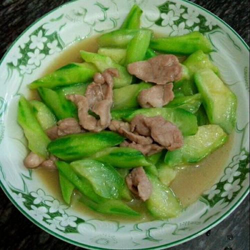 清淡的丝瓜炒肉