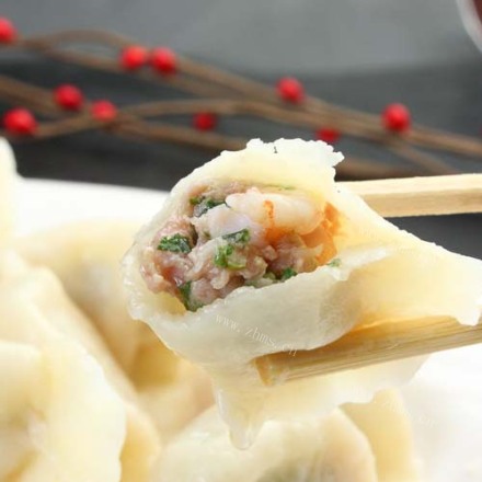 常吃不腻的虾仁饺子