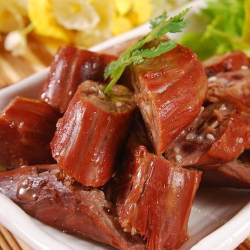 香浓的麻辣鸭脖子