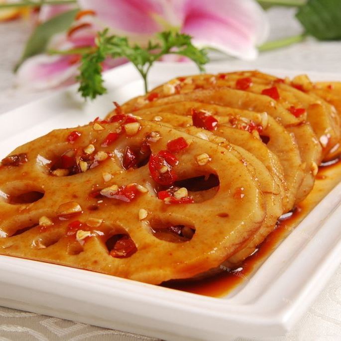 五花肉炒藕片的做法