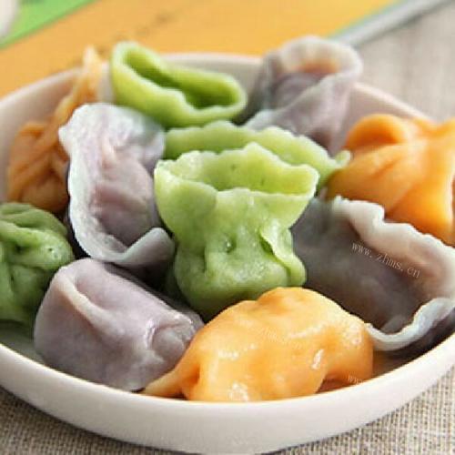 可爱的适量彩色饺子