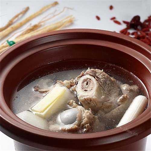 家常生地龙骨汤