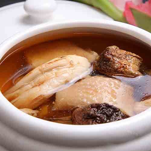 营养炖鸡汤