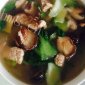 美味的青菜香菇瘦肉汤