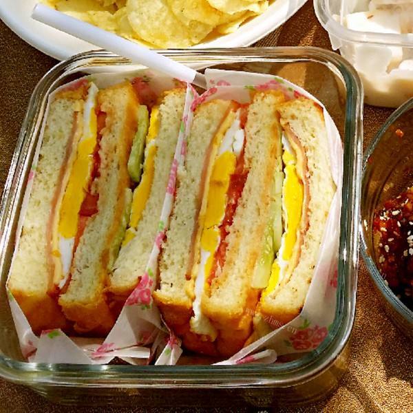 土豆沙拉三明治