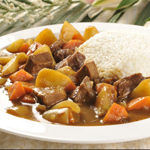 香味四溢的咖喱鸡肉饭